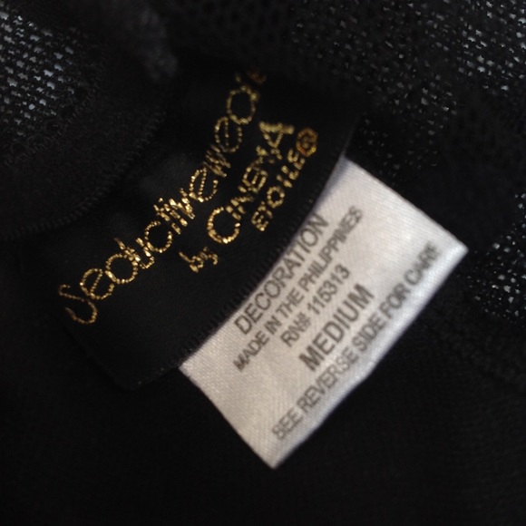 Sz M sheer black ruffled edge nightwear. Molded cups. Adjustable straps. 1piece. - Picture 5 of 5